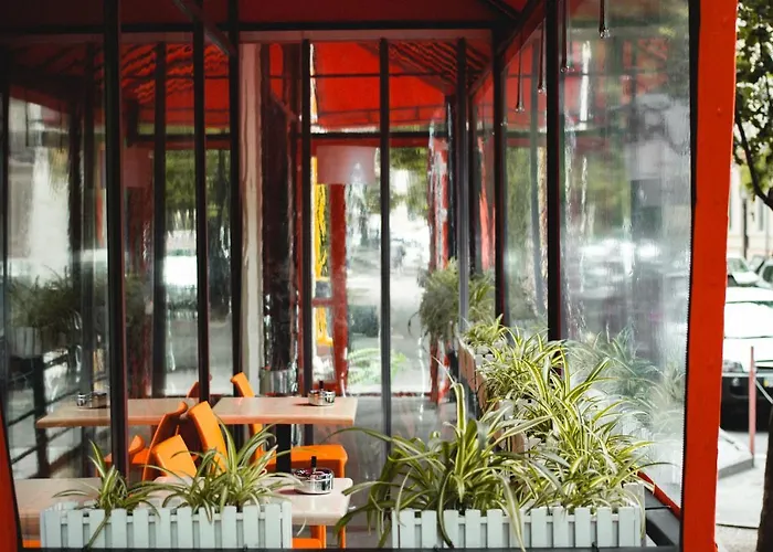 Orange Hotel